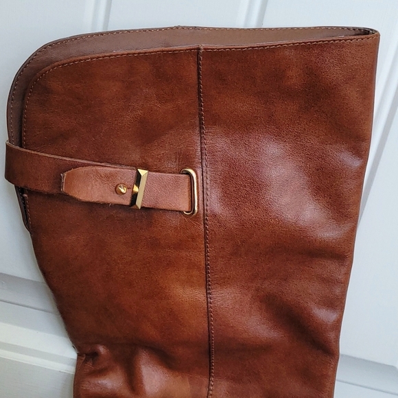 Boots - Picture 4 of 5